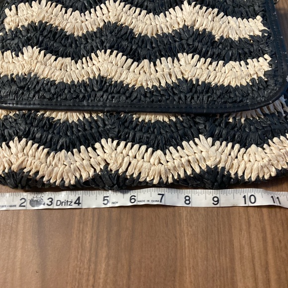 Shiraleah Woven Jute Chevron Clutch Wristlet, EUC - Picture 14 of 15